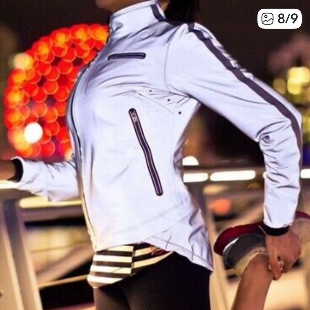 Lululemon Athletic RUN reflective Silver Jacket - Picture 3 of 7
